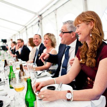 19. Lantmästarförbundet: Företagsfest i hyrda tält med bord, stolar, dukar, porslin m.m.