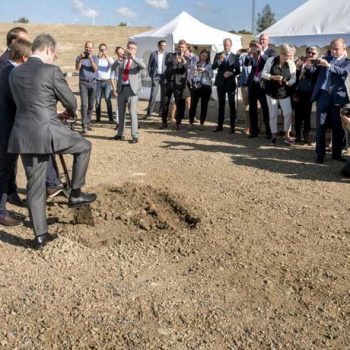 6. BMW: Eventtält för företagsarrangemang.